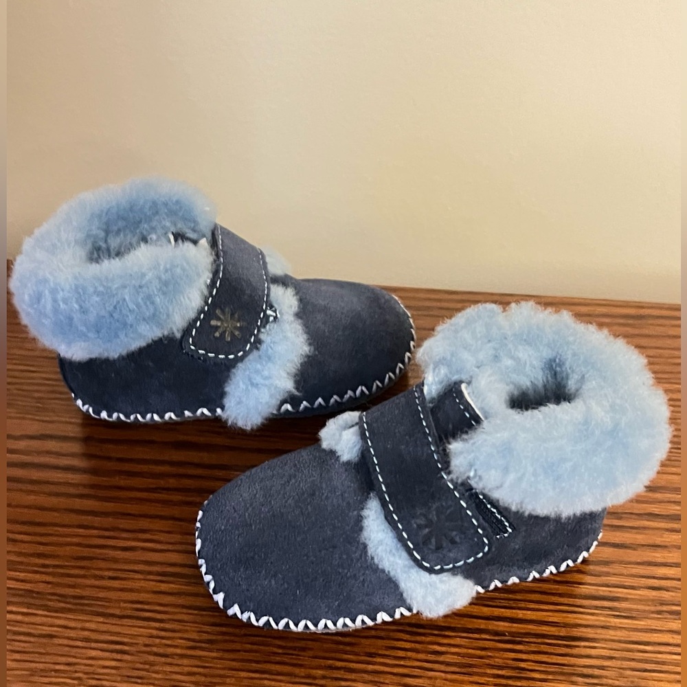 LL Bean Toddler Wicked Good Slippers Size 3-4